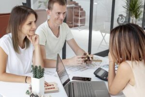 Jak planować zakupy, by kupować niezbędne produkty po najniższych cenach